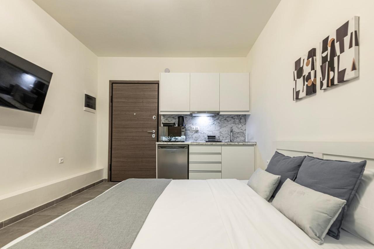 Phaedrus Living: Center Executive Flat Stadiou